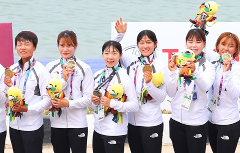 [아시안게임 하이라이트 Day 8] 남북 카누 단일팀, 사상 첫 메달