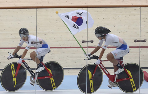 [아시안게임 하이라이트 Day 11] ‘사이클 여제’ 나아름, 한국 첫 3관왕