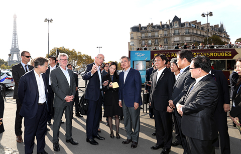문 대통령, 프랑스 순방… 동포간담회, 국산 수소차 시승