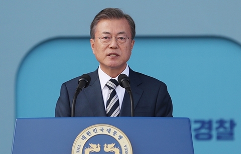 문 대통령 “임시정부 김구는 경찰정신의 뿌리”