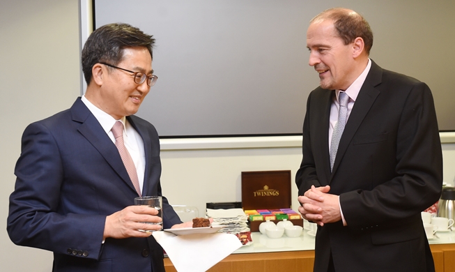 김 부총리, 피치 대표 면담 "한국 경제 견고한 성장세"