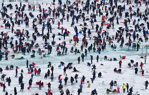 외국인들도 주목한 강원도 ‘산천어축제’