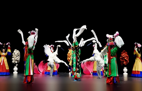 설연휴 전통공연으로 ‘얼쑤’