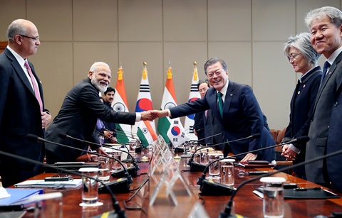 한-인도 정상회담 “교역액 500억 달러 목표”