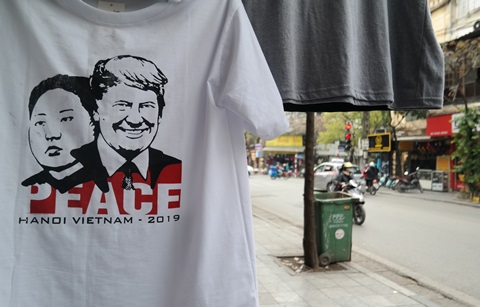 하노이 달군 북미회담 기념품