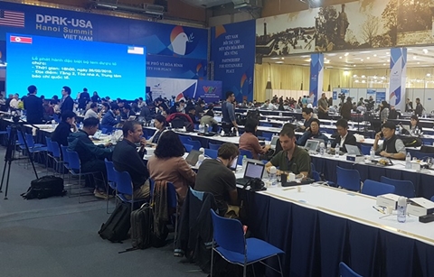 전 세계 시선이 하노이로