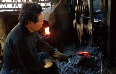 장인의 손길 담긴 명품 ‘호미’