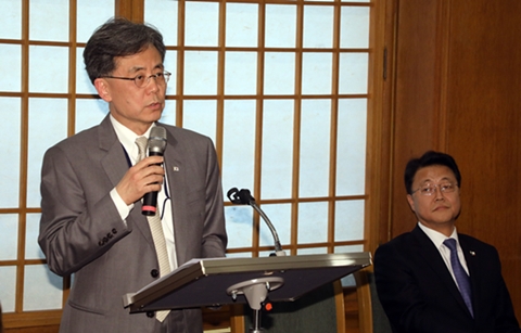 문 대통령, 신북방 경제협력 강화