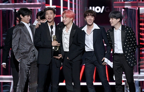 방탄소년단, 빌보드뮤직어워드 2관왕 달성