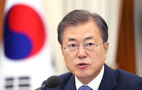 문 대통령, “평범함이 모여 변화를 만든다”