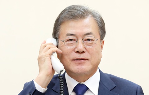 한미 정상 통화 “북한, 대화 궤도 이탈 않도록 유도“ 