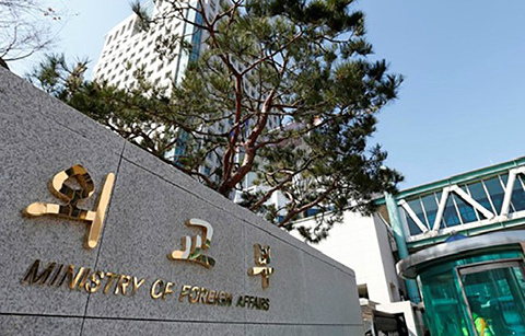 문 대통령 "프랑스, 한국 인질 구출에 감사"