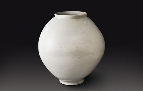 조선 ‘백자대호’, 도자기 경매 사상 최고가