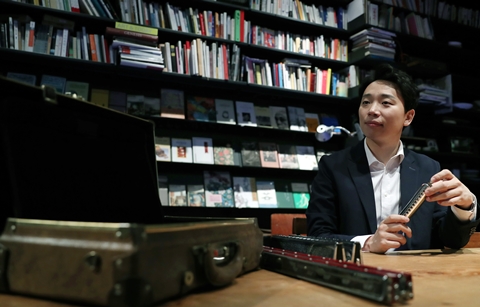 “제 이야기, 하모니카로 들어보실래요”