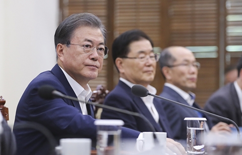 문 대통령 “일본 추월할 것, 우리는 할 수 있다”