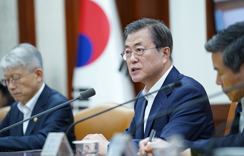 문 대통령, “민생과 경제에 힘 모을 때”