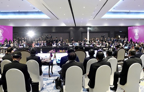 문 대통령, 한반도 비핵화와 항구적 평화에 대한 국제사회 지지 당부