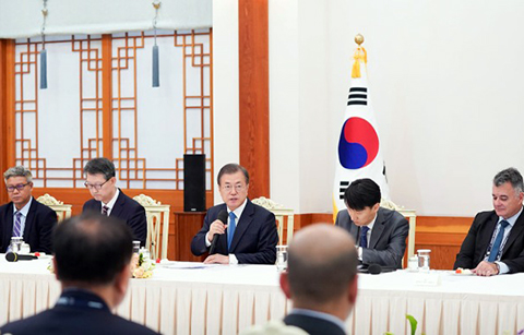 문 대통령, 아태 통신사 대표에게 한반도 평화 정착 협조 당부