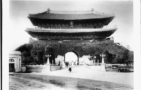Sungneymun Gate