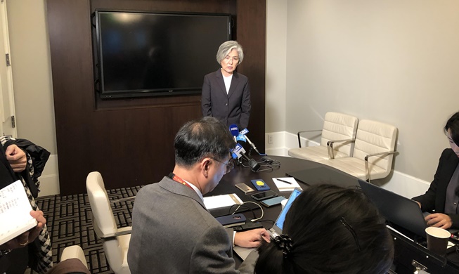 강경화 장관, “남·북이 북·미보다 먼저 나갈수도”