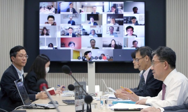 코로나19 대응으로 높아진 한국 위상, 한류로 잇는다