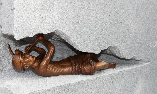 (칼럼) 과연 누구를 위한 산업유산정보센터인가? -군함도 ‘역사를 제대로 마주해야’- (나가사키 중국인 강제동원재판을 지원하는 모임 사무국장 신카이 도모히로)