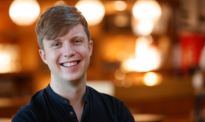 외국인등록증에서 '에일리언' 변경 제안 방송인 줄리안 "더이상 '이방인' 아니예요"