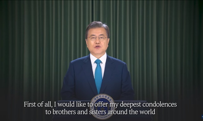 문 대통령, “코로나19 일자리 위기···'상생의 길'로 해결”