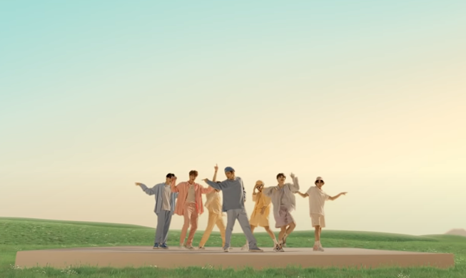 BTS, 디지털 싱글 'Dynamite' 발표..."힘든 시기 이겨내길"