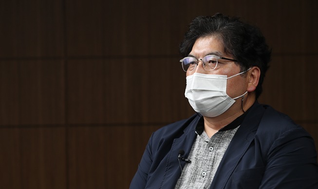 문 대통령이 소개한 무명 목사의 메시지∙∙∙”마스크 하라는 건 불필요한 말 줄이고 경청하라는 뜻”