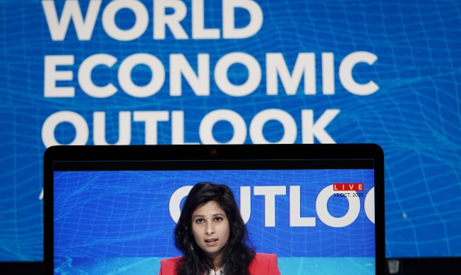 IMF, 올해 한국 성장률 ‘-2.1→1.9%’ 상향···선진국 중 3위