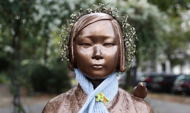 베를린 미테구 의회, '소녀상 철거 명령 철회' 결의안 채택