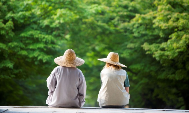 템플스테이 경험 외국인들 "한국 전통 문화에 대한 관심에서 참여"