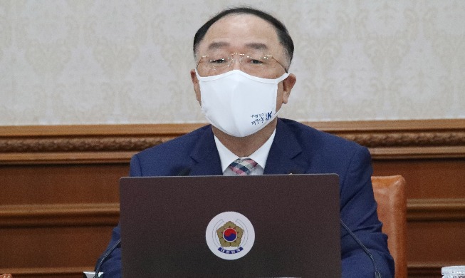 홍남기, ADB총재와 화상회의…협조융자 7억 달러로 늘려