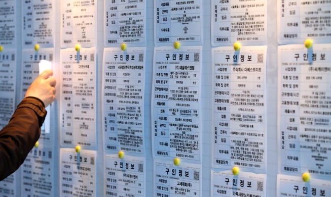 4월 취업자 수 65만명↑···6년8개월만에 최대폭 증가