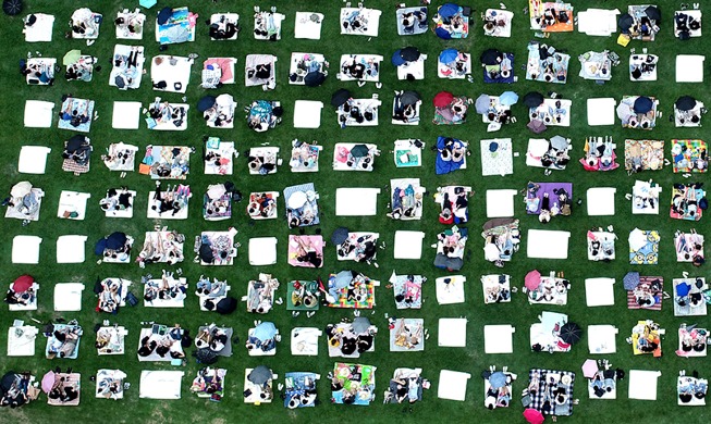 [사진으로 보는 한국] 코로나19 이후 첫 대규모 야외공연