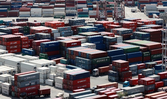 IMF, 올해 한국 경제성장률 4.3%로 상향...4월보다 0.7%p↑