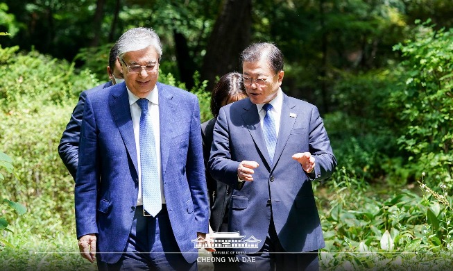 토카예프 카자흐스탄 대통령 "세계적인 공격수 김연경 팬"