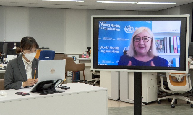 WHO 대변인 "코로나, 인류와 공존···한국이 세계가 배울 수 있는 모델 제시해 주길"