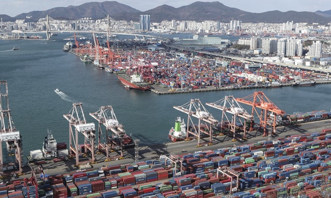 10월 경상수지 69.5억 달러···18개월 연속 흑자