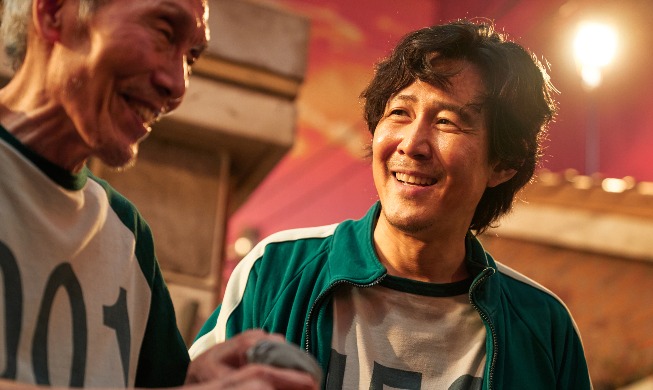 '오징어 게임' 이정재, NYT가 뽑은 올해 TV 분야 '샛별'