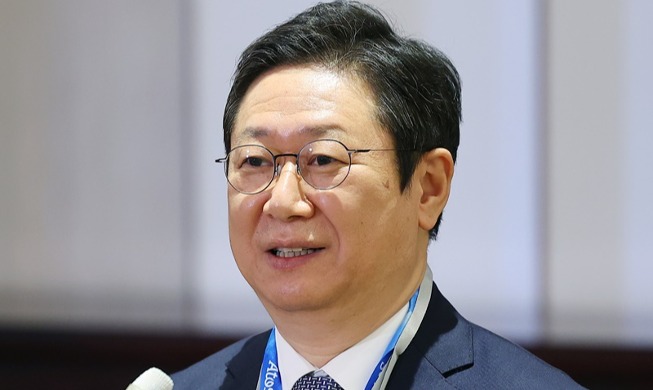 황희 장관 “올림픽 개회식 한복 착용, 무언의 항의 표시”