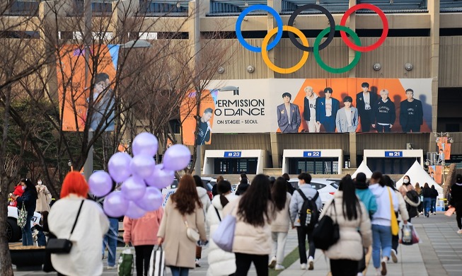 BTS 서울 공연, 전 세계246만 명이 관람∙∙∙티켓매출 400억 원