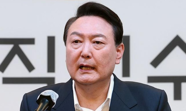 윤 당선인, 젤렌스키에 "종전 후 가급적 이른 시일 만나자"