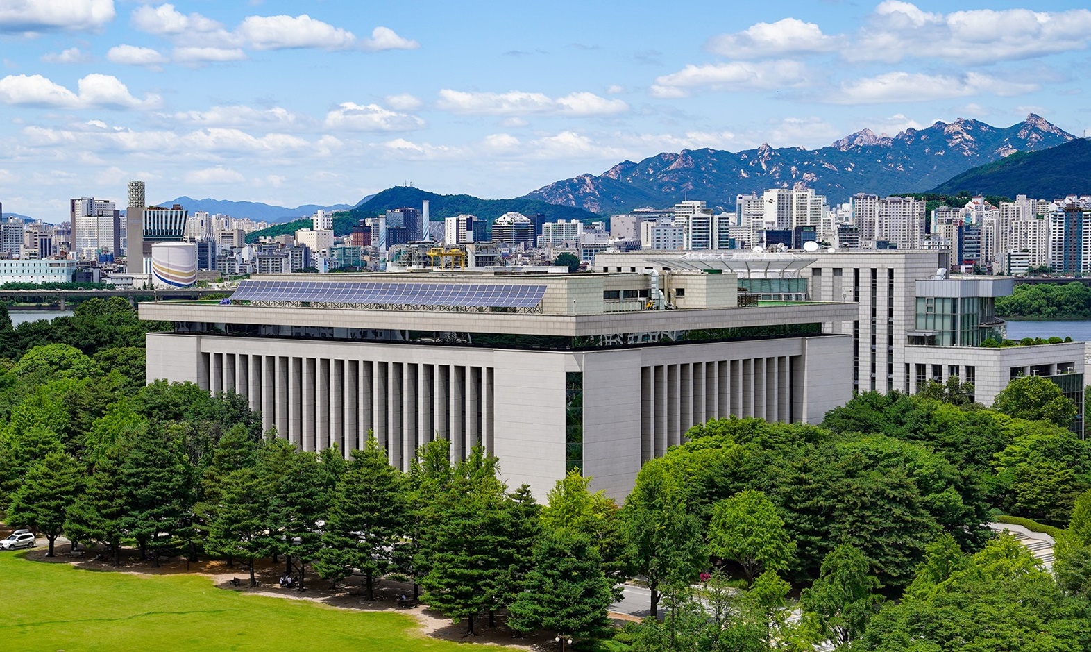 젤렌스키 우크라이나 대통령, 11일 국회서 화상 연설