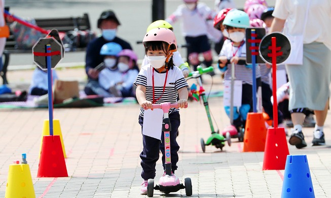 [사진으로 보는 한국] '안전하게 달려라!'