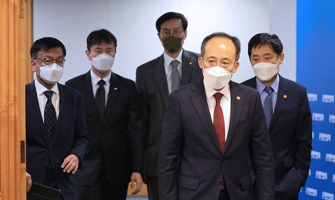 [사진으로 보는 한국] 한 자리에 모인 경제·금융수장들