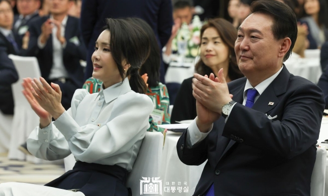 사진으로 보는 윤 대통령 UAE·스위스 순방