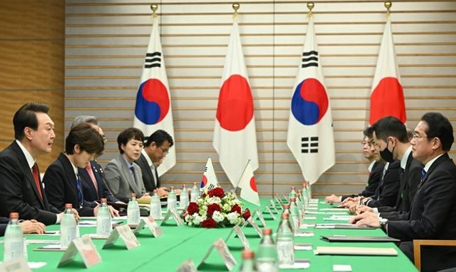 일본, 한국 반도체 소재 수출규제 해제···한국, WTO 제소 취하