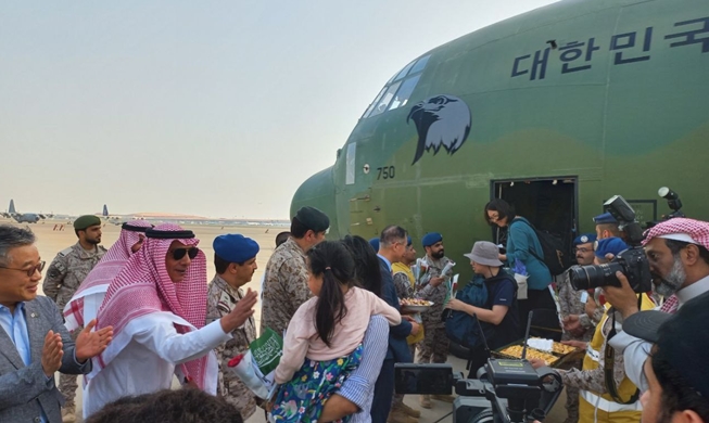 기시다 총리, “일본인 대피 협조해 준 한국에 감사”